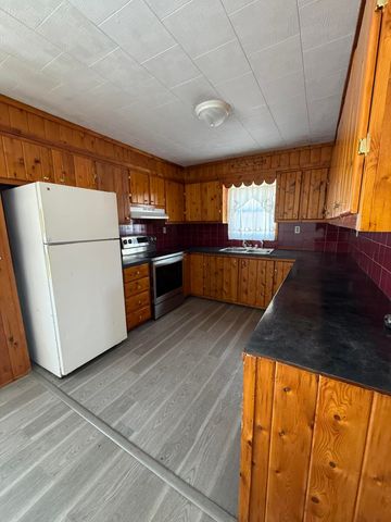 123 Meridian Road, Champlain, NY 12919