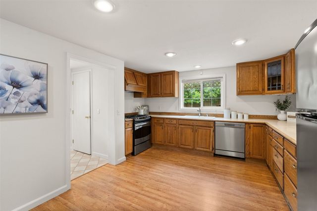 19702 8th Avenue S, Des Moines, WA 98148
