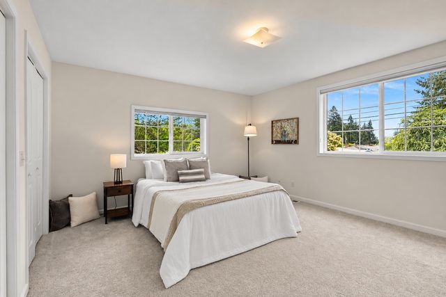 19702 8th Avenue S, Des Moines, WA 98148