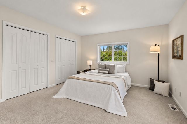 19702 8th Avenue S, Des Moines, WA 98148