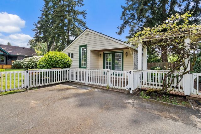 19702 8th Avenue S, Des Moines, WA 98148
