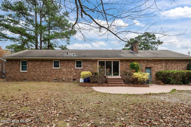 108 Wilkshire Drive, Greenville, NC 27858