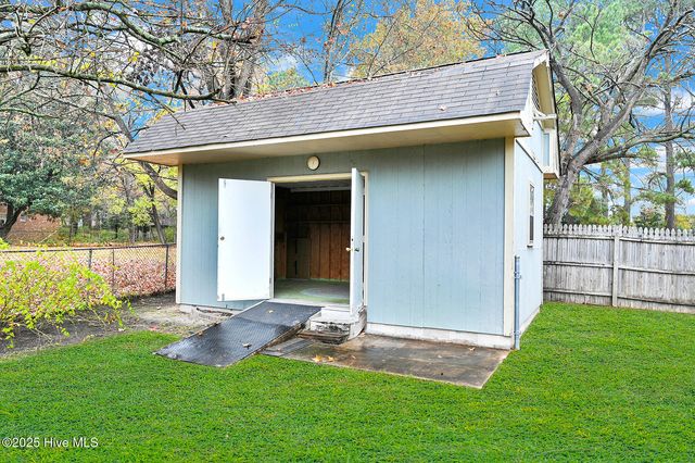 108 Wilkshire Drive, Greenville, NC 27858