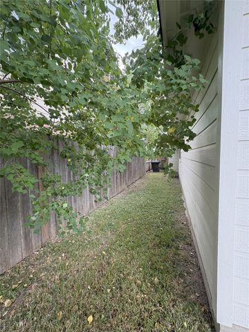 2230 Laurel Oaks Drive, Houston, TX 77014