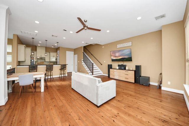 2115 Cohn Street, Houston, TX 77007