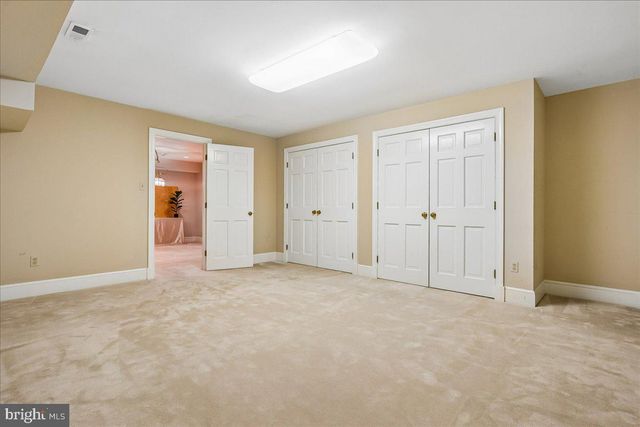 8013 GREENWICH WOODS DR, Mclean, VA 22102