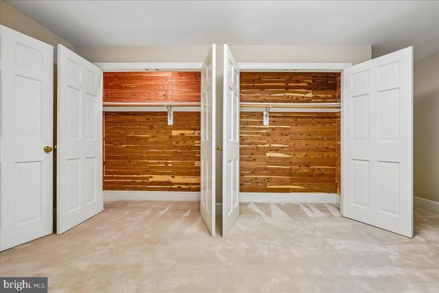 8013 GREENWICH WOODS DR, Mclean, VA 22102