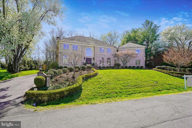 8013 GREENWICH WOODS DR, Mclean, VA 22102