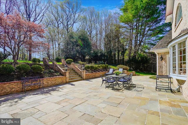 8013 GREENWICH WOODS DR, Mclean, VA 22102