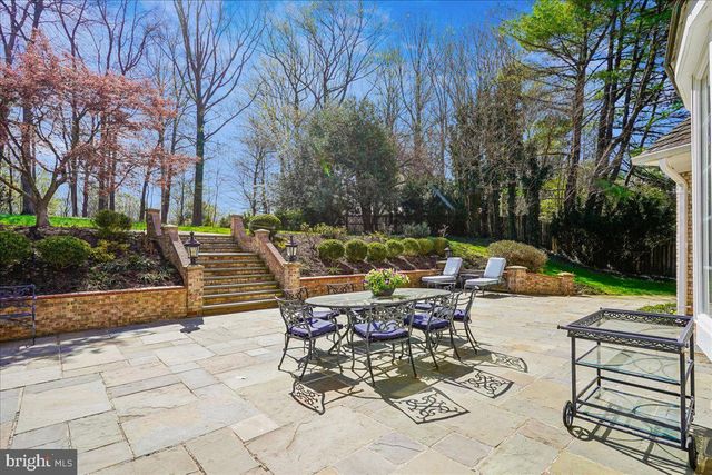 8013 GREENWICH WOODS DR, Mclean, VA 22102