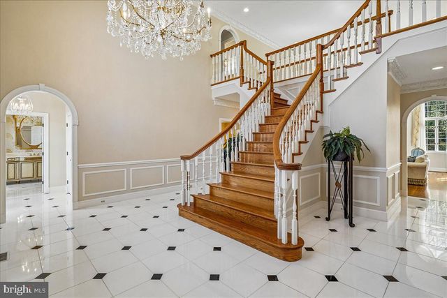 8013 GREENWICH WOODS DR, Mclean, VA 22102