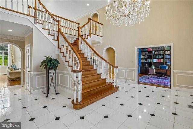 8013 GREENWICH WOODS DR, Mclean, VA 22102