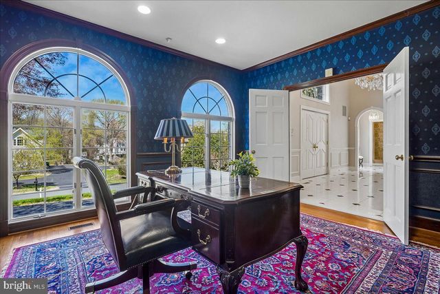 8013 GREENWICH WOODS DR, Mclean, VA 22102