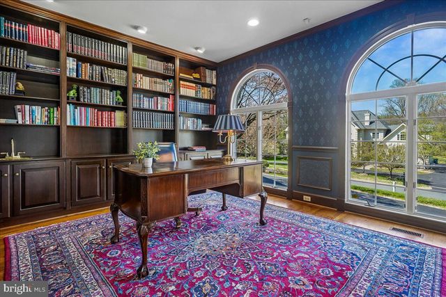 8013 GREENWICH WOODS DR, Mclean, VA 22102