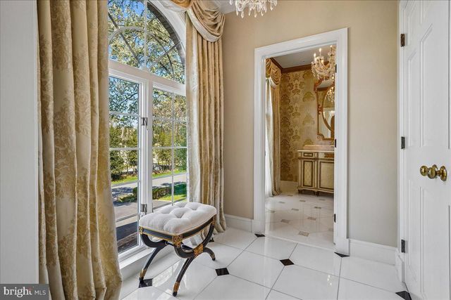 8013 GREENWICH WOODS DR, Mclean, VA 22102