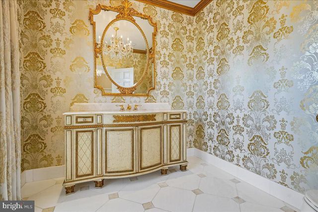 8013 GREENWICH WOODS DR, Mclean, VA 22102