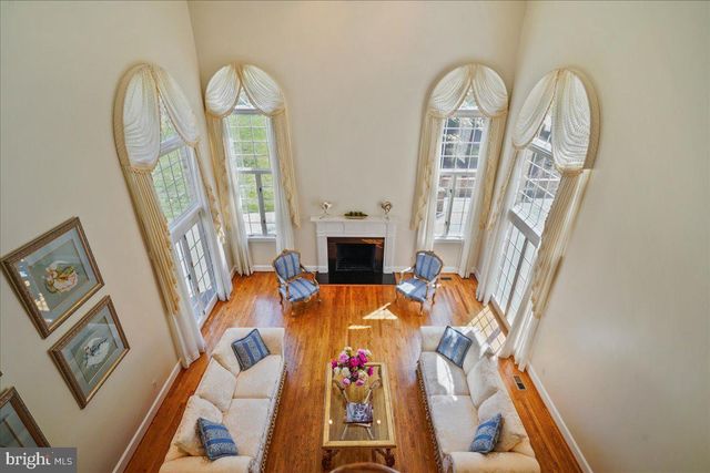 8013 GREENWICH WOODS DR, Mclean, VA 22102