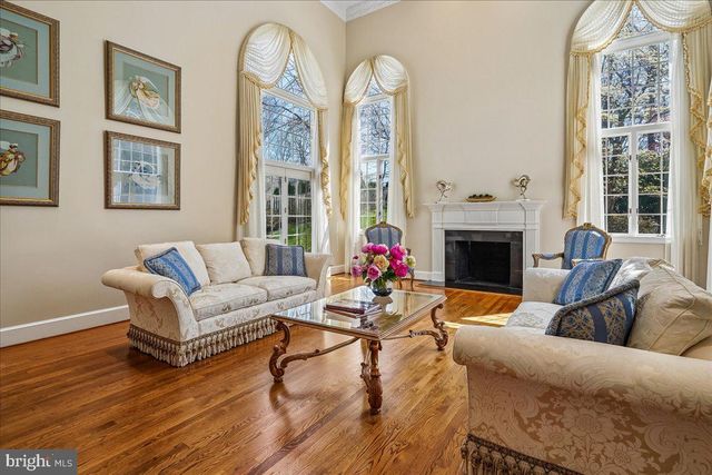 8013 GREENWICH WOODS DR, Mclean, VA 22102