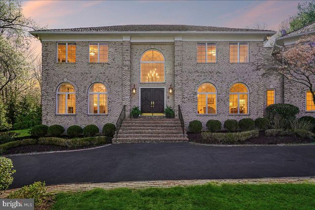 8013 GREENWICH WOODS DR, Mclean, VA 22102