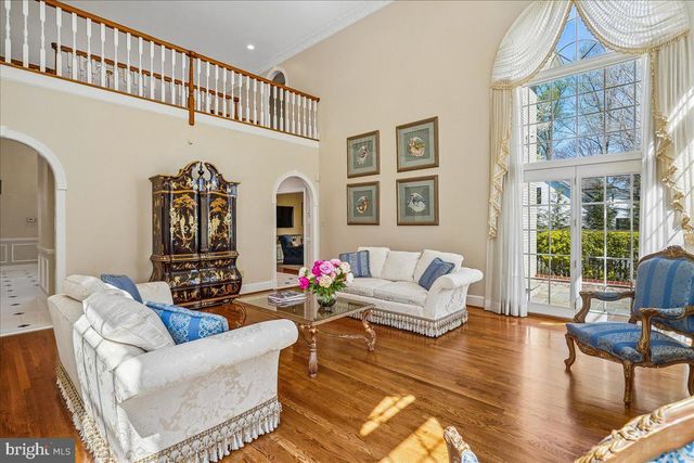 8013 GREENWICH WOODS DR, Mclean, VA 22102