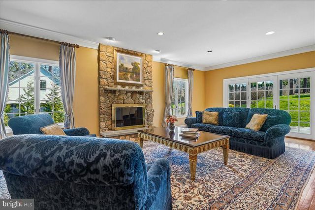 8013 GREENWICH WOODS DR, Mclean, VA 22102