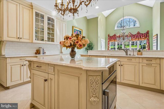 8013 GREENWICH WOODS DR, Mclean, VA 22102