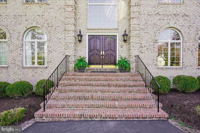 8013 GREENWICH WOODS DR, Mclean, VA 22102