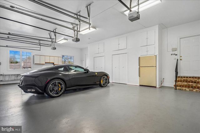 8013 GREENWICH WOODS DR, Mclean, VA 22102