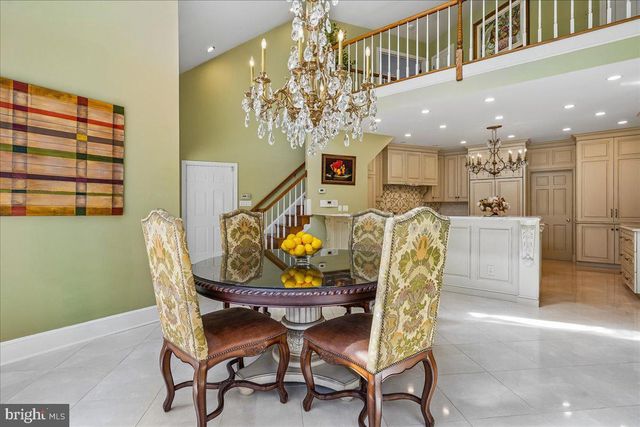 8013 GREENWICH WOODS DR, Mclean, VA 22102