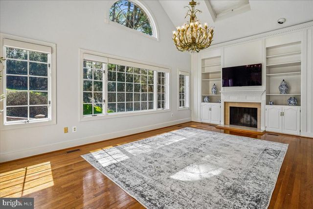 8013 GREENWICH WOODS DR, Mclean, VA 22102