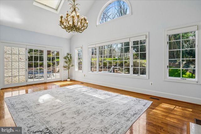 8013 GREENWICH WOODS DR, Mclean, VA 22102