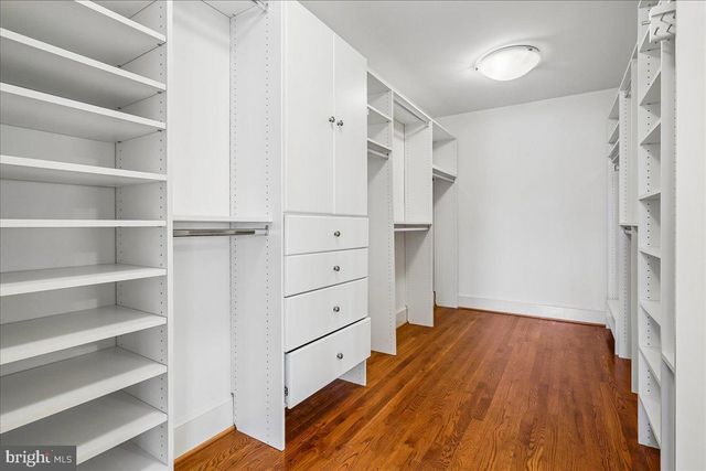 8013 GREENWICH WOODS DR, Mclean, VA 22102