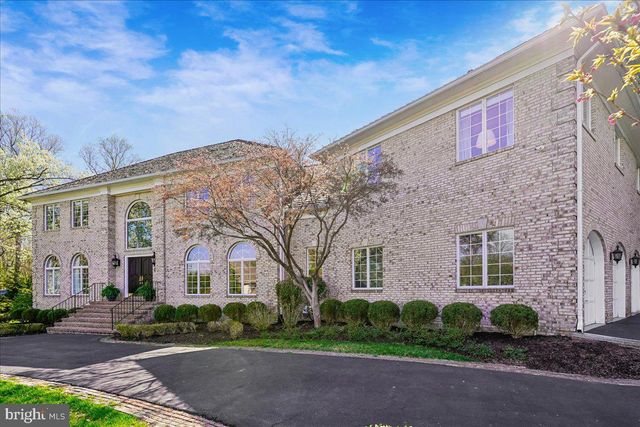 8013 GREENWICH WOODS DR, Mclean, VA 22102