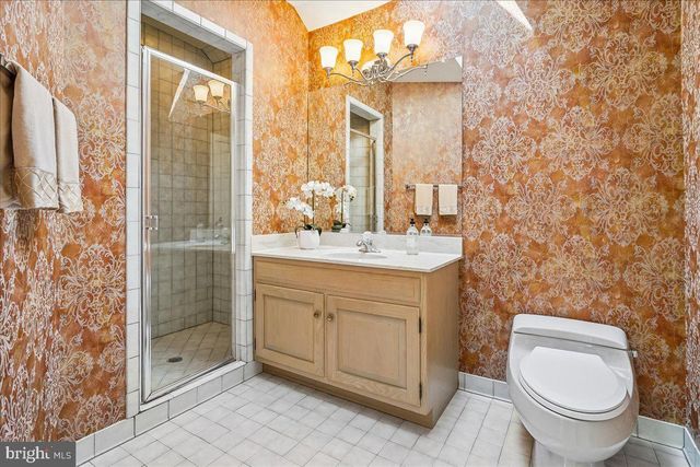 8013 GREENWICH WOODS DR, Mclean, VA 22102