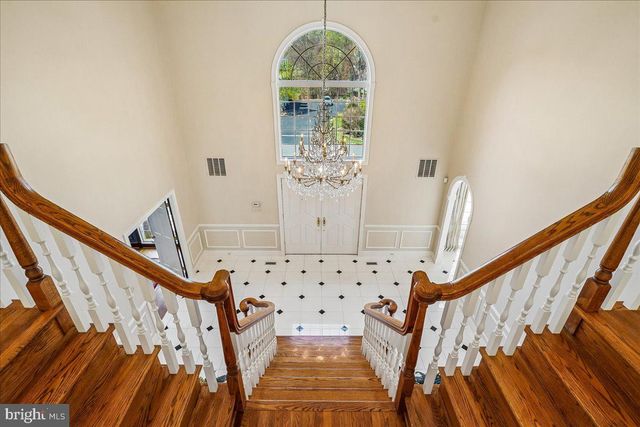 8013 GREENWICH WOODS DR, Mclean, VA 22102