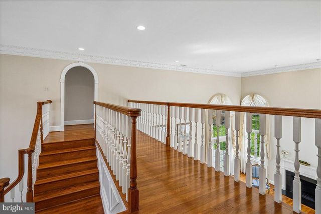 8013 GREENWICH WOODS DR, Mclean, VA 22102