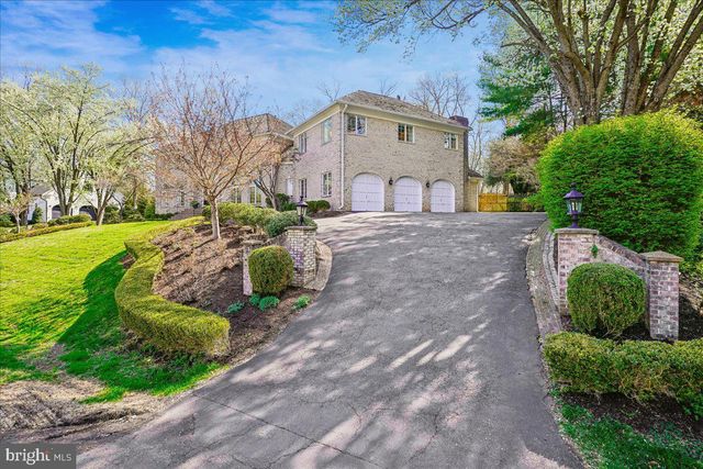 8013 GREENWICH WOODS DR, Mclean, VA 22102