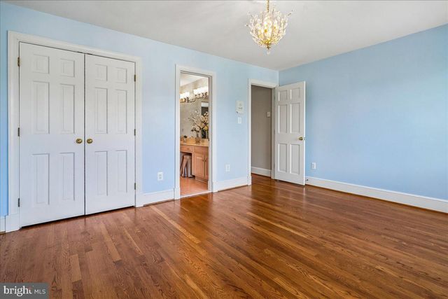 8013 GREENWICH WOODS DR, Mclean, VA 22102