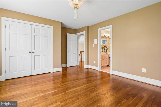 8013 GREENWICH WOODS DR, Mclean, VA 22102