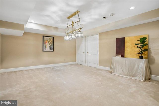 8013 GREENWICH WOODS DR, Mclean, VA 22102