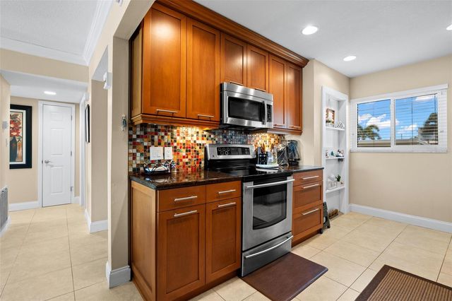 400 LARBOARD WAY 106, Clearwater Beach, FL 33767