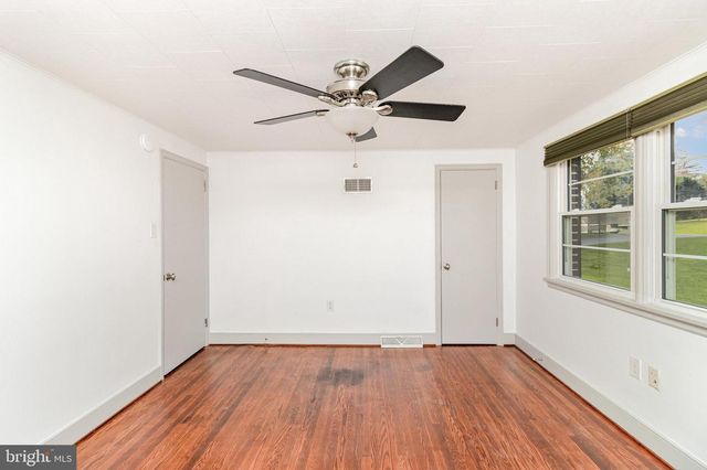 56 PEACOCK DR, Lancaster, PA 17601