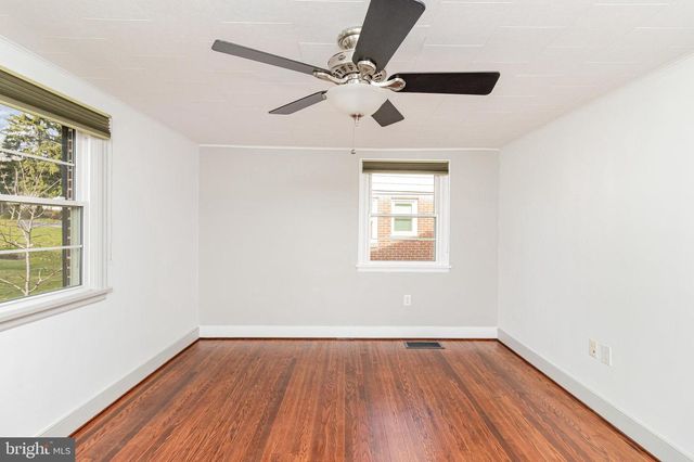 56 PEACOCK DR, Lancaster, PA 17601