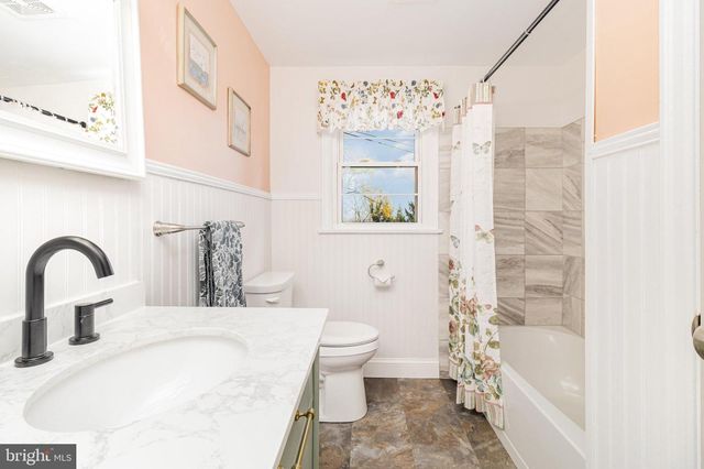 56 PEACOCK DR, Lancaster, PA 17601