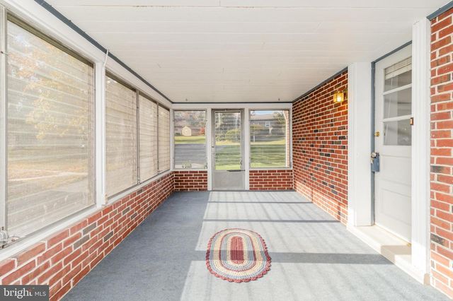 56 PEACOCK DR, Lancaster, PA 17601