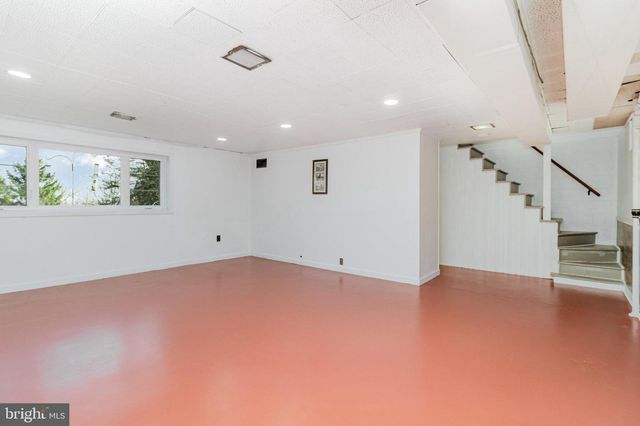 56 PEACOCK DR, Lancaster, PA 17601