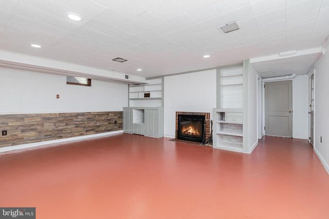 56 PEACOCK DR, Lancaster, PA 17601