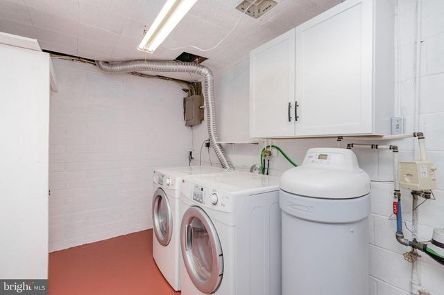 56 PEACOCK DR, Lancaster, PA 17601