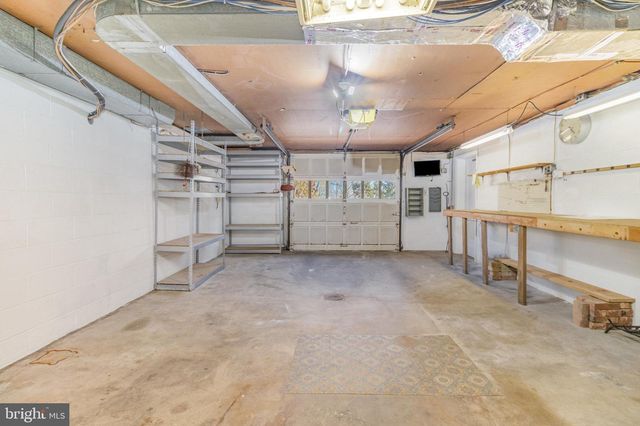 56 PEACOCK DR, Lancaster, PA 17601