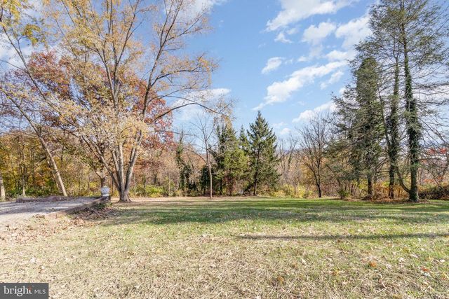 56 PEACOCK DR, Lancaster, PA 17601